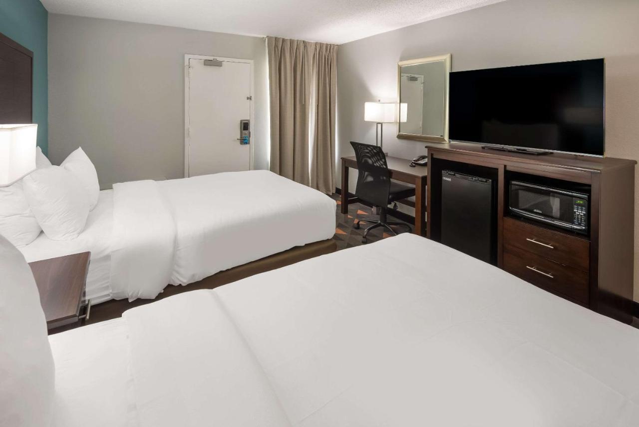 Hotel Clarion Pointe Indianapolis Northeast Castelton Exterior foto