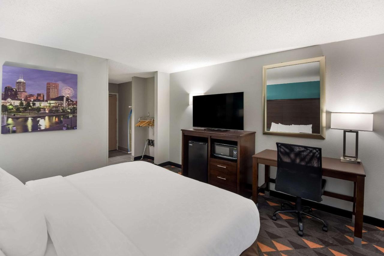 Hotel Clarion Pointe Indianapolis Northeast Castelton Exterior foto